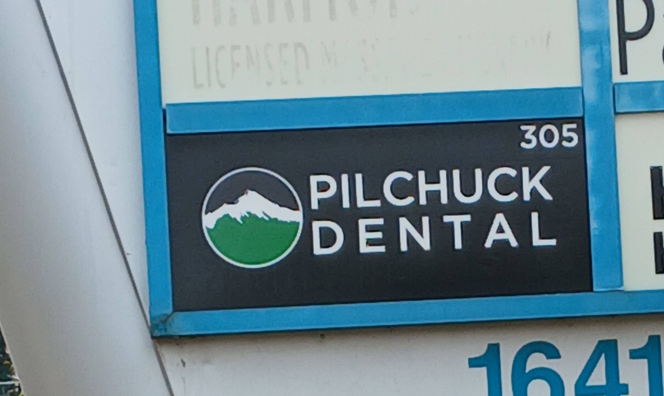 Philchuck Dental Logo